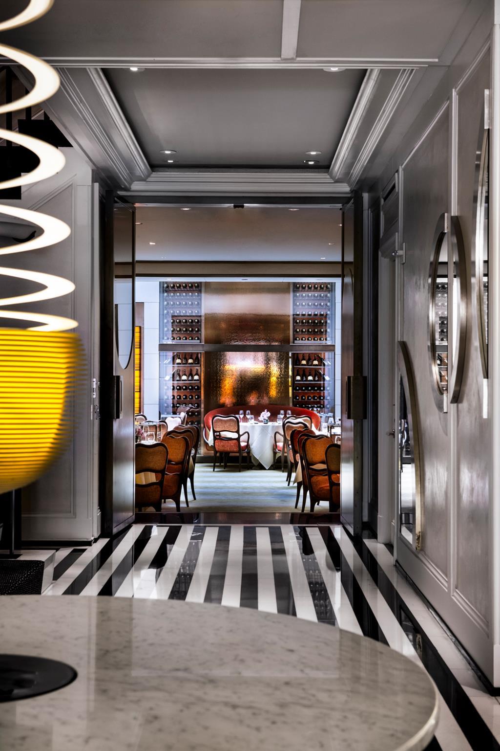 View to the restaurant from the lobby