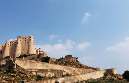 Nestled within a lovingly restored fortress overlooking Bishangarh Village, Jaipur, the Alila Fort Bishangarh