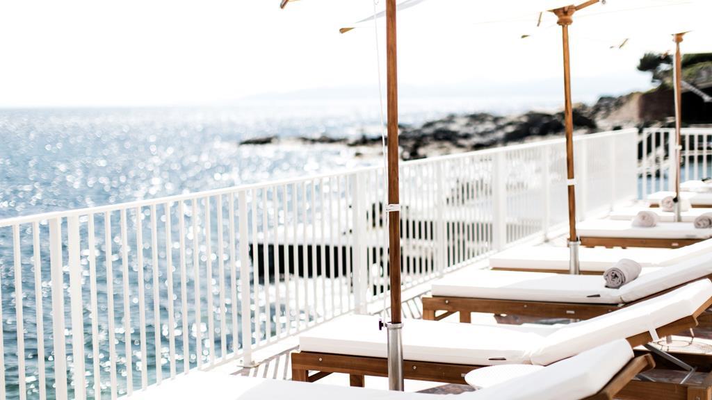 Les Roches Rouges | Centurion Magazine